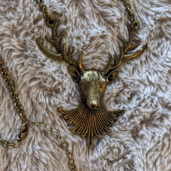 LAST CHANCE Deer necklace - Picture 2 of 6
